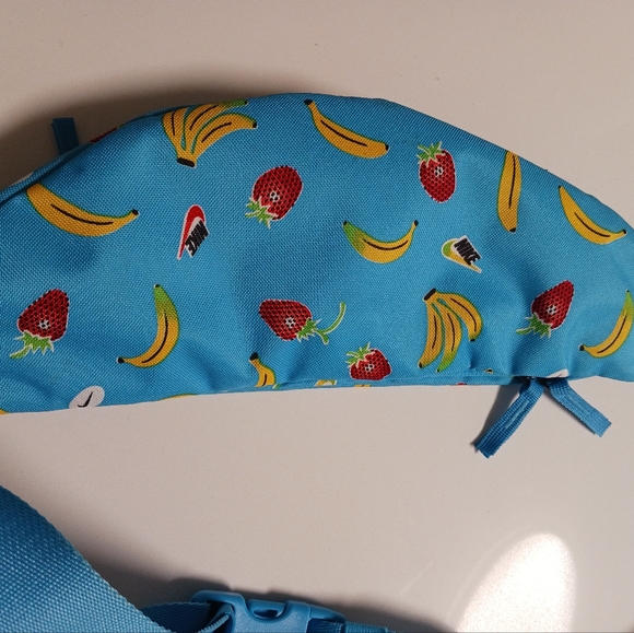 Nike - Picture 5 of 5